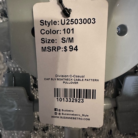 Suzanne Betro Black and White Cap Sleeve Boxy Sweater - Picture 4 of 7